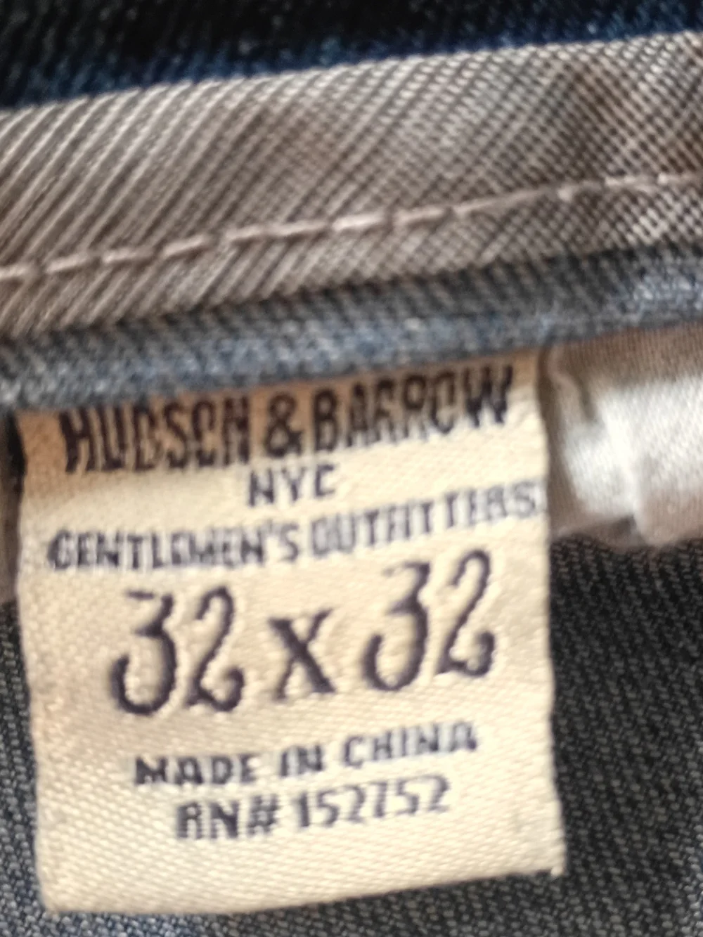 Slim Straight Men's Jeans in Medium Blue Wash